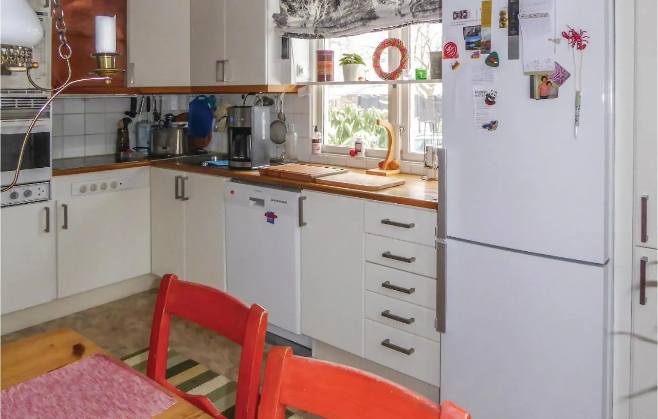 Lovely Home In Spanga With Kitchen Stoccolma